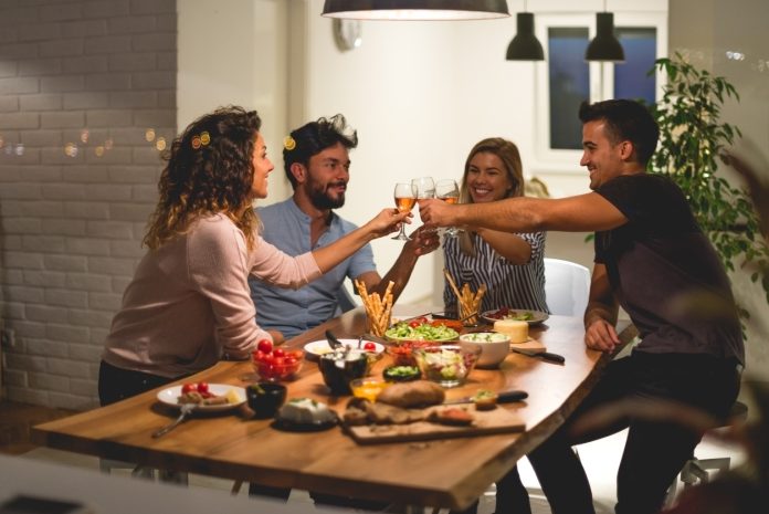 Aceto_balsamico_il_protagonista_perfetto_per_una_cena_con_amici