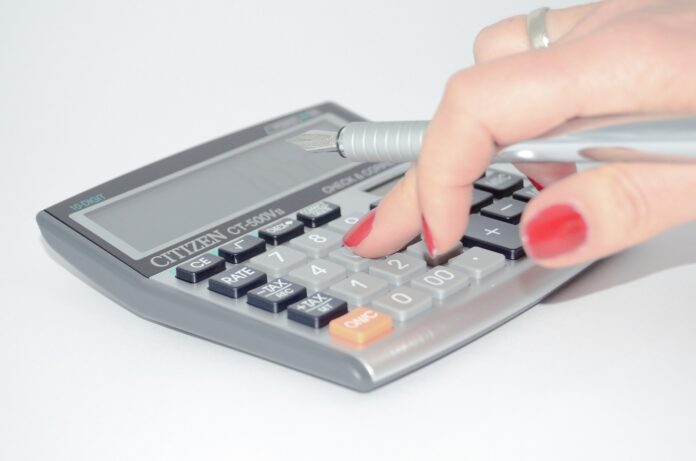 calculator-g5a392818d_1920